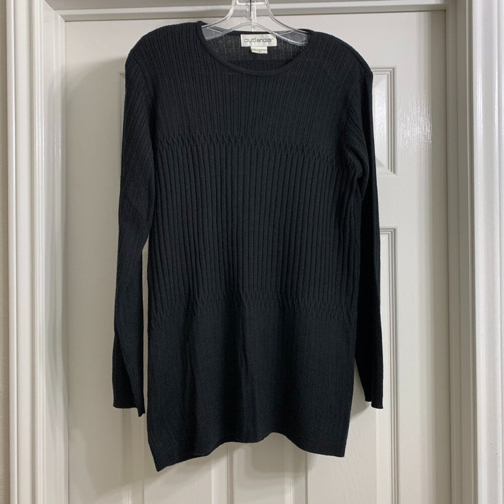 Outlander Brand Women's Black Sweater and Skirt Set, Size Medium